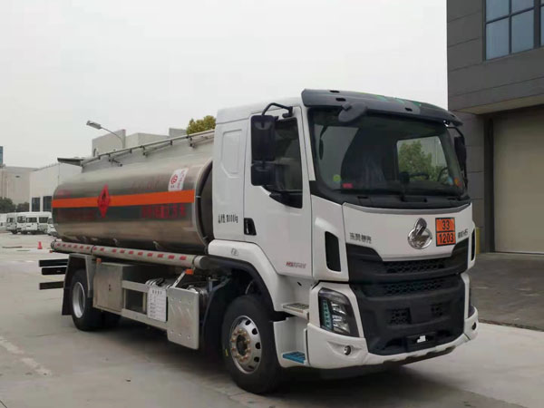 楚胜牌CSC5187GYYLEL6铝合金运油车