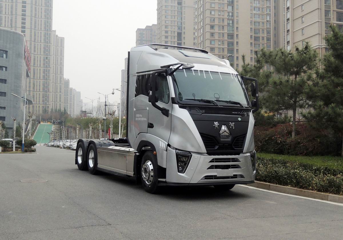 黄河牌 484马力 牵引汽车(ZZ4257W404XF1LB)
