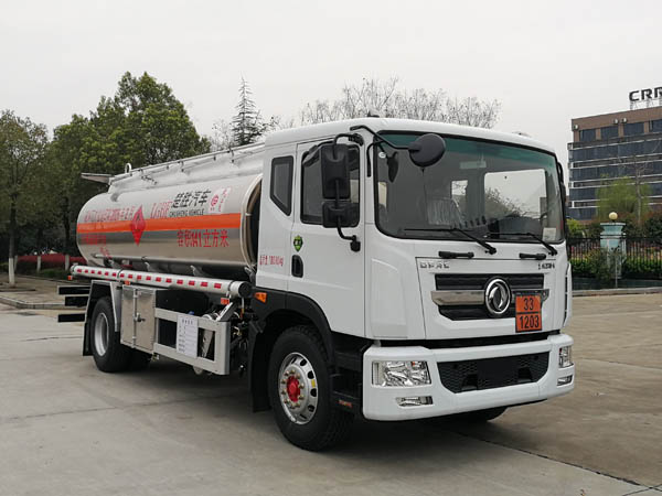 楚胜牌CSC5185GYYL6A铝合金运油车