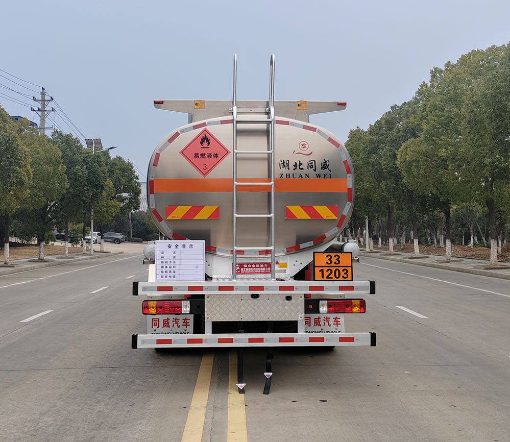 专威牌HTW5268GYYLLZC6铝合金运油车公告图片
