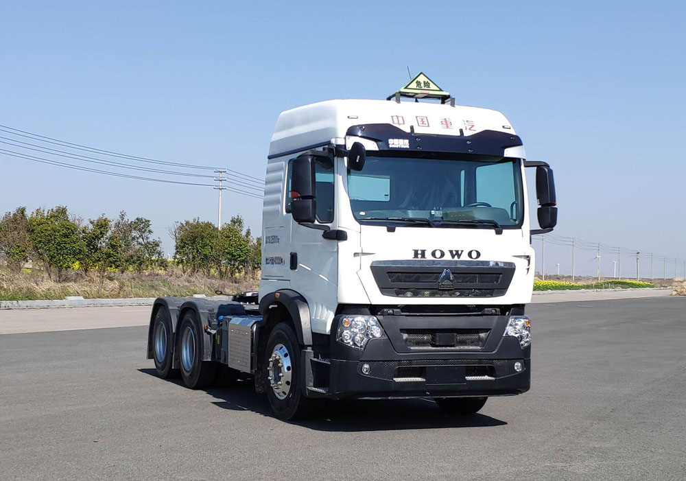 豪沃牌 430马力 危险品牵引汽车(ZZ4257W324GF1W)