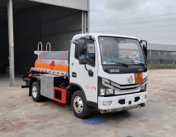 运油车
