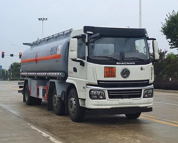 楚胜牌CSC5262GYYS6A运油车