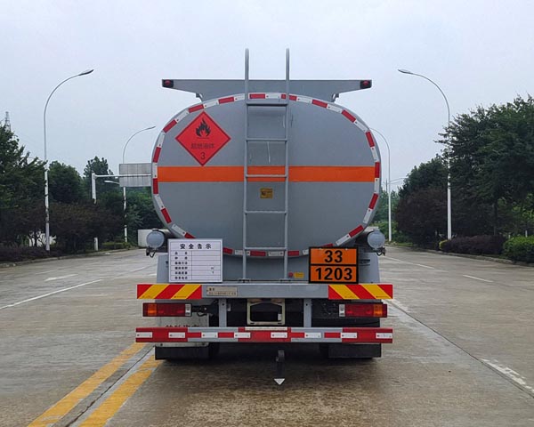 楚胜牌CSC5262GYYS6A运油车公告图片