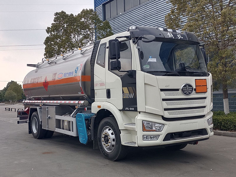程力牌CL5181GYYLC6铝合金运油车