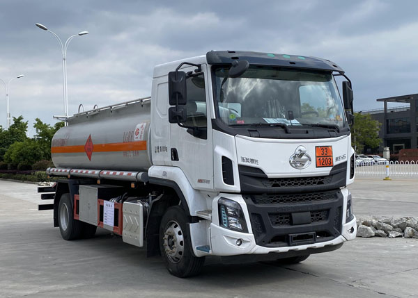 楚胜牌CSC5187GYYEL6A运油车