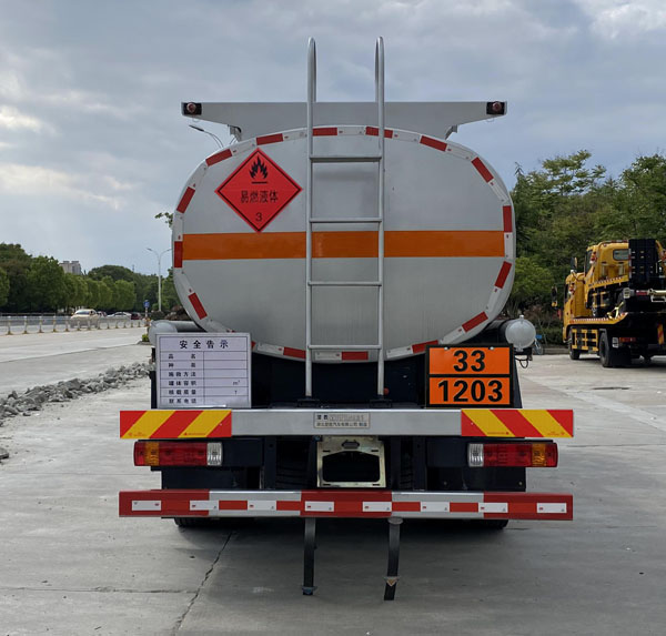 楚勝牌CSC5187GYYEL6A運油車公告圖片