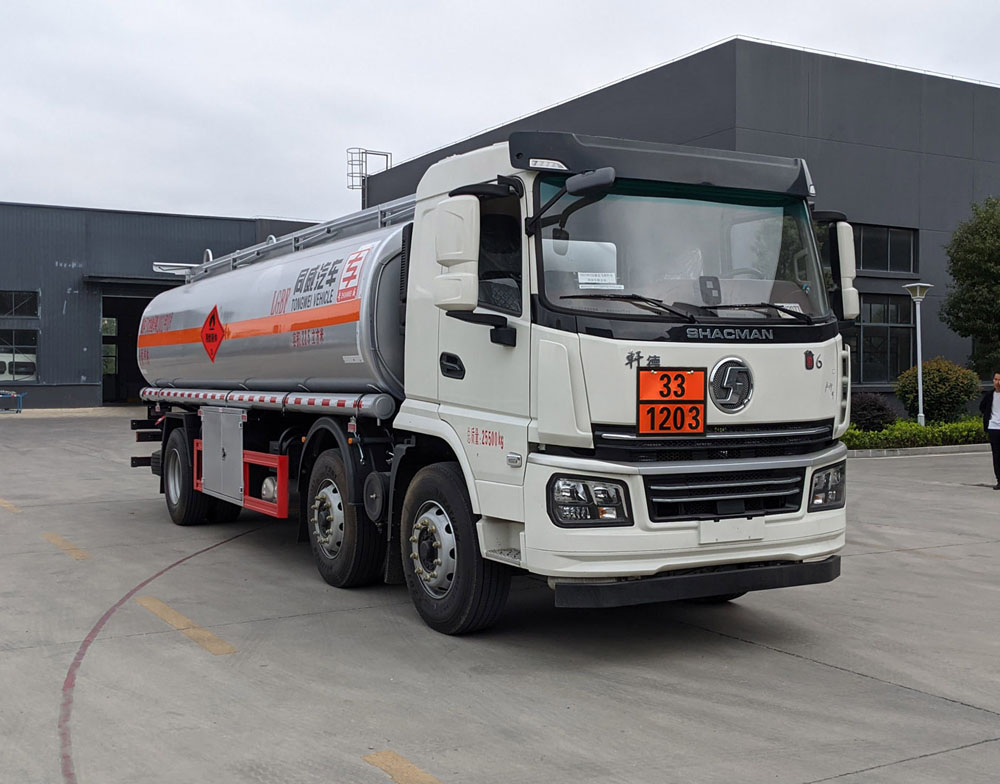 专威牌HTW5261GYYS6Q运油车