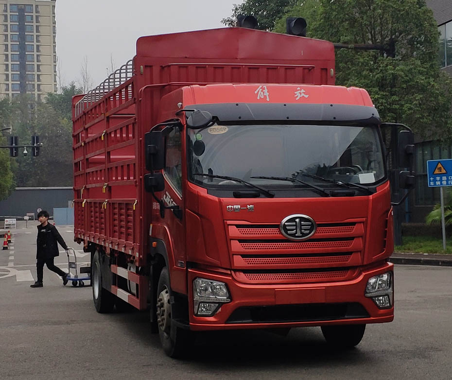 解放牌CA5170CCYP28K2L4E6A80仓栅式运输车