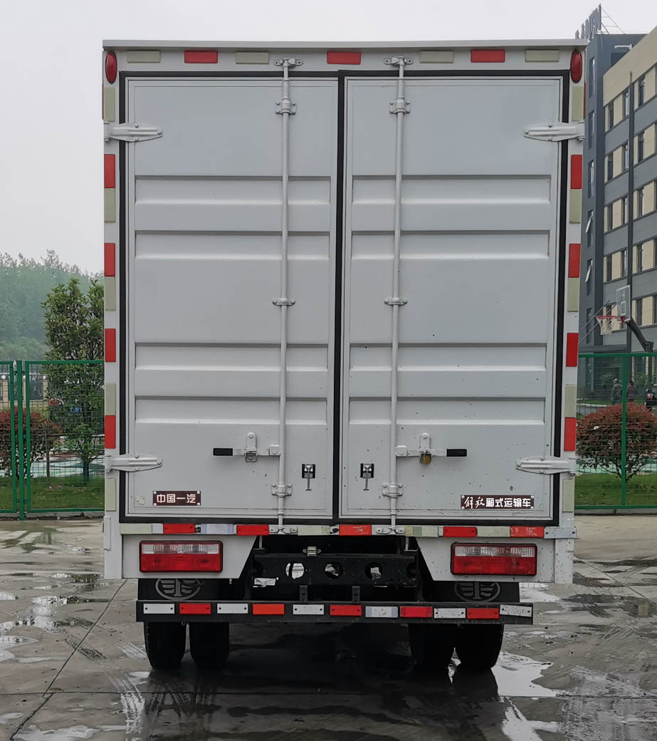 解放牌CA5040XXYP40K56L2E6A85廂式運(yùn)輸車公告圖片