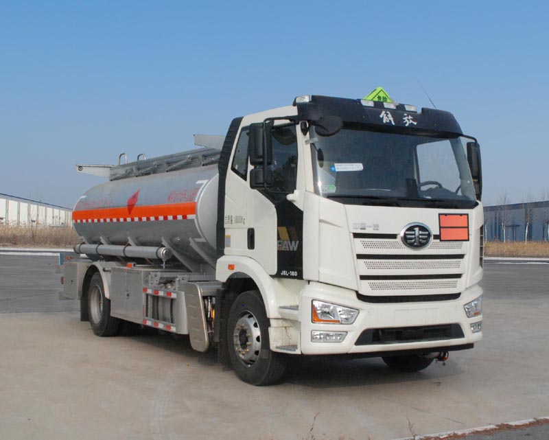 金碧牌PJQ5181GYYC6运油车