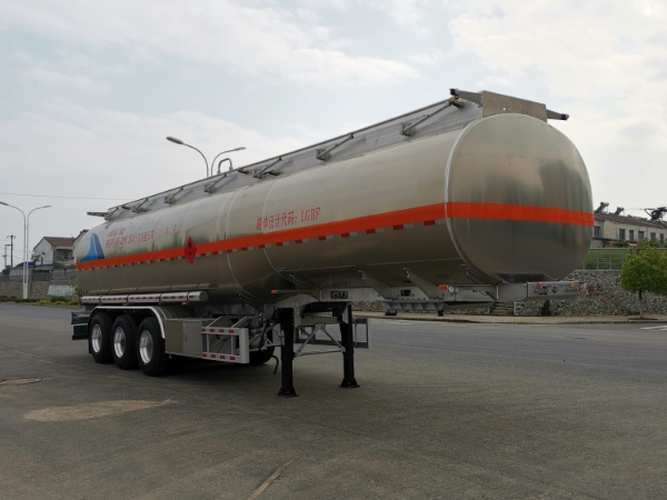 欧曼牌12.2米34吨3轴铝合金运油半挂车(HFV9406GYYB)