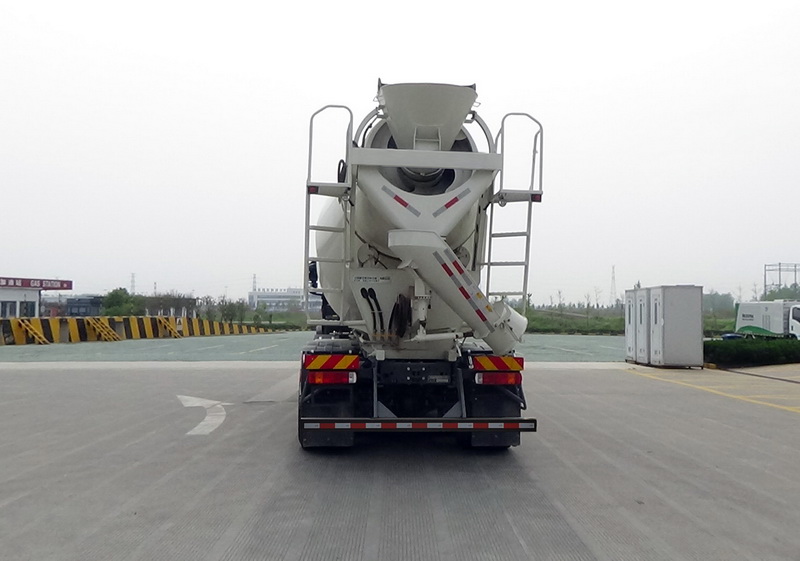 豪沃牌ZZ5317GJBN306GF1B混凝土攪拌運輸車公告圖片