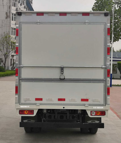 福田牌BJ5045XYK8ABA-21翼開(kāi)啟廂式車(chē)公告圖片