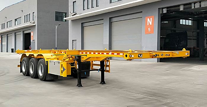 鑫鹏翔牌11米35.4吨3轴集装箱运输半挂车(YPX9400TJZ)