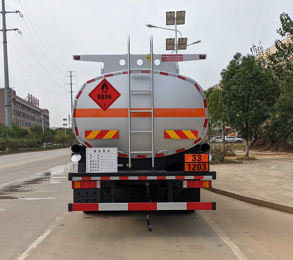 专威牌HTW5260GYYEQ6运油车公告图片