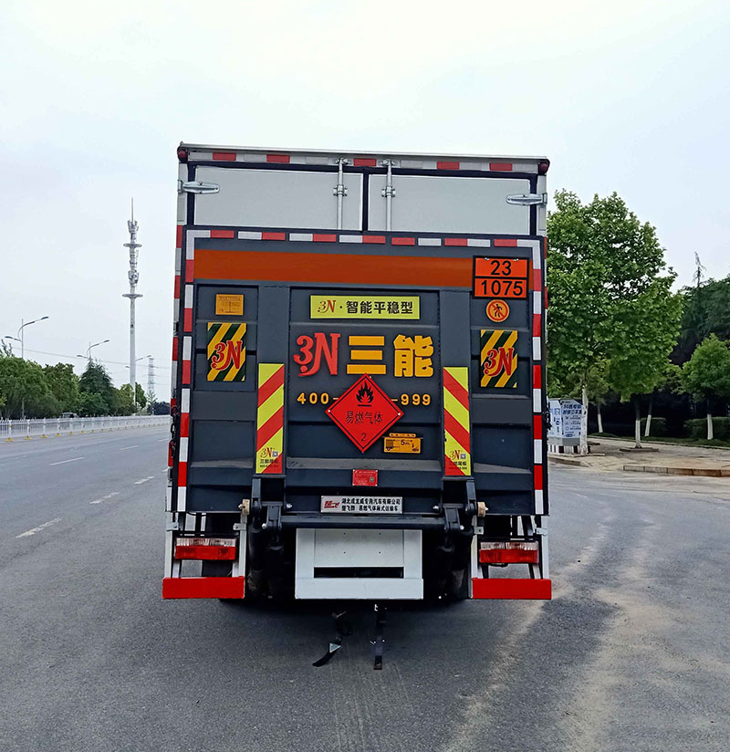 易燃气体厢式运输车图片