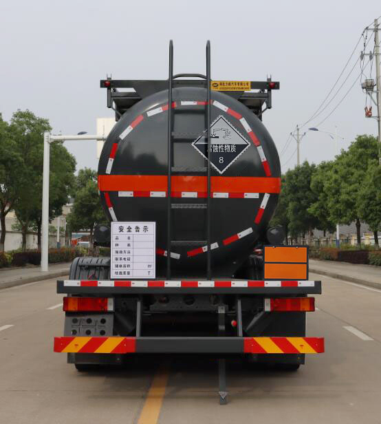 中汽力威牌HLW5320GFWEQ6腐蝕性物品罐式運(yùn)輸車公告圖片