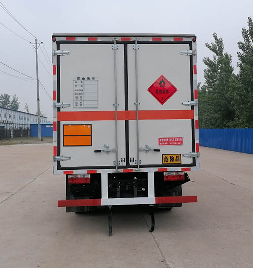 順風(fēng)智造牌SFZ5070XRYE6易燃液體廂式運(yùn)輸車公告圖片