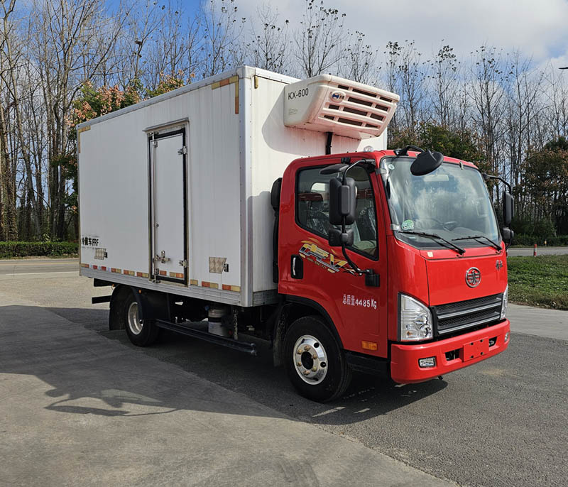 解放牌CA5042XLCP40K59L2E6A84冷藏车
