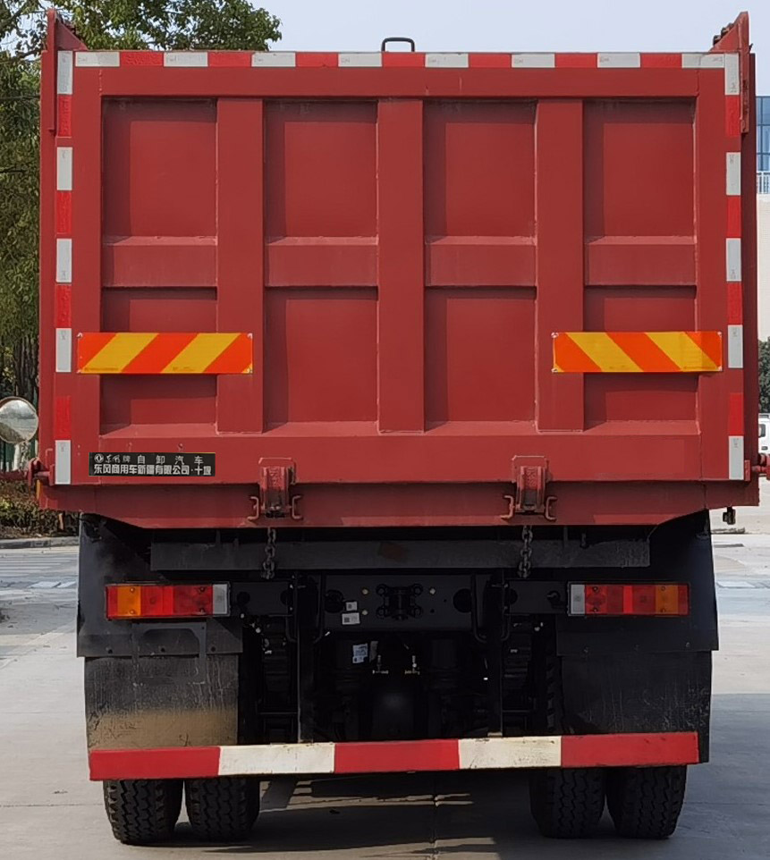 DFV3253GP6D11 东风牌214马力前四后四(小三轴)柴油5.8米国六自卸汽车图片