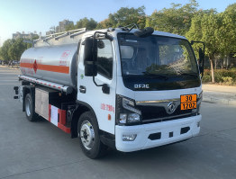 运油车