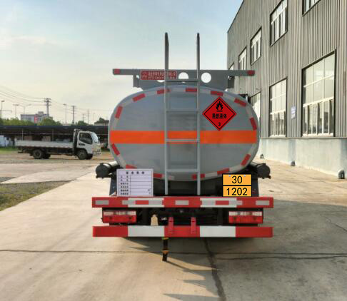 卡特利牌HTT5120GJYD6加油車公告圖片