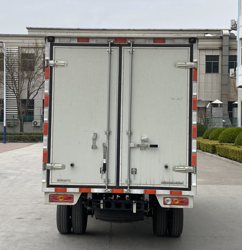 福田牌BJ5035XXY5JV5-12廂式運輸車公告圖片