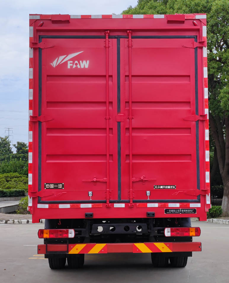 解放牌CA5180XYKPK42L7E6A85翼开启厢式车公告图片