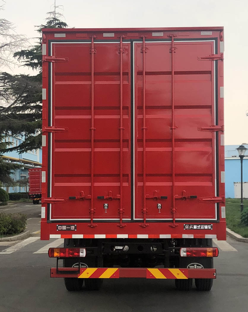 解放牌CA5181XXYPK62L5E6A85廂式運輸車公告圖片