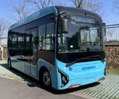 纯电动低入口城市客车