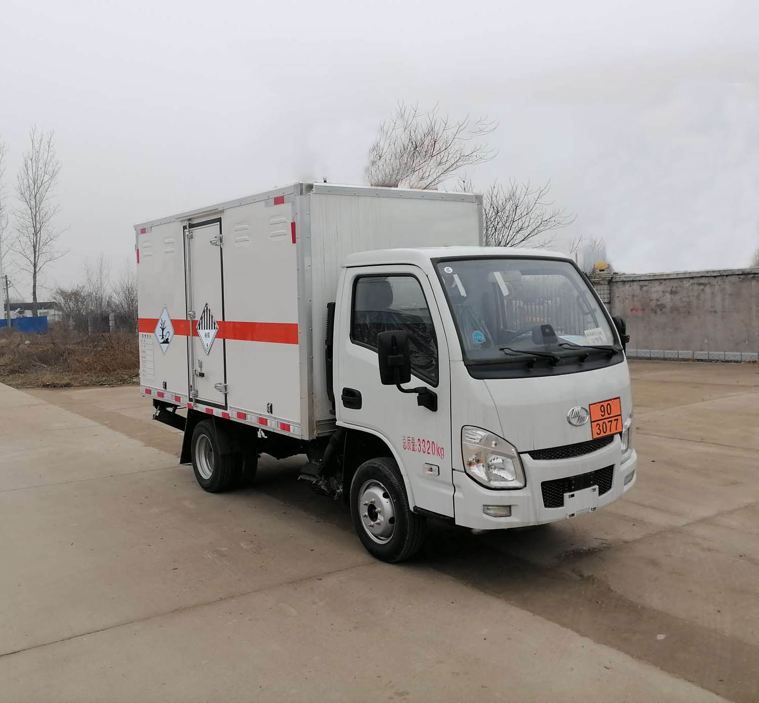 顺风智造牌SFZ5033XZWS6杂项危险物品厢式运输车