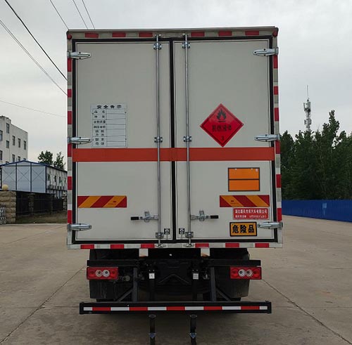 順風(fēng)智造牌SFZ5120XRYB6易燃液體廂式運輸車公告圖片