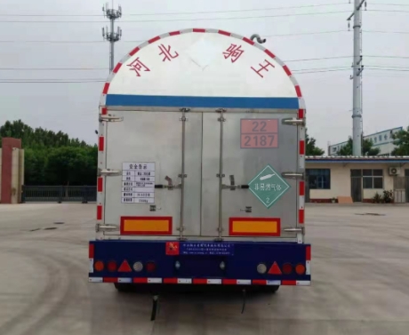 二氧化碳运输半挂车图片