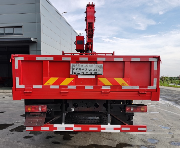 烈火騰鋒牌GTF5180JSQ隨車(chē)起重運(yùn)輸車(chē)公告圖片