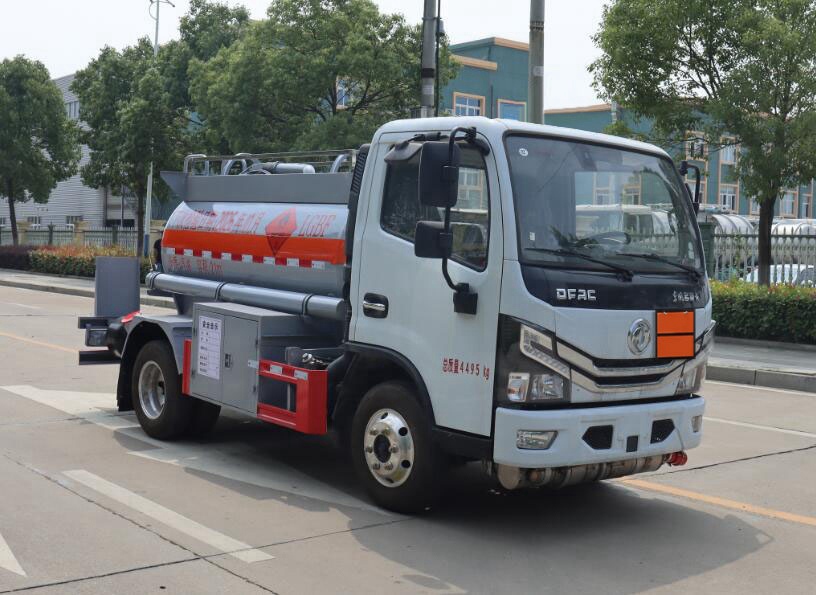 中汽力威牌HLW5041GJYEQ6加油车