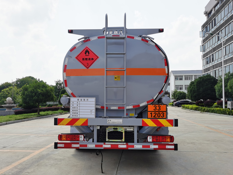 楚勝牌CSC5267GYYZ6運(yùn)油車公告圖片