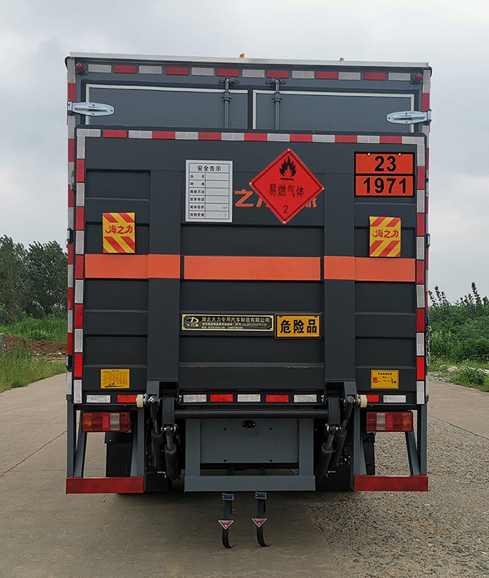 大力牌DLQ5121XRQZZ6易燃?xì)怏w廂式運(yùn)輸車公告圖片