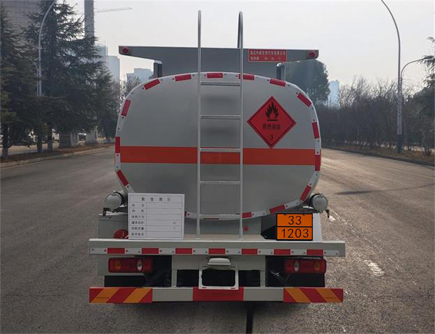 加油车图片