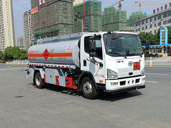 新东日牌YZR5120GYYC6运油车
