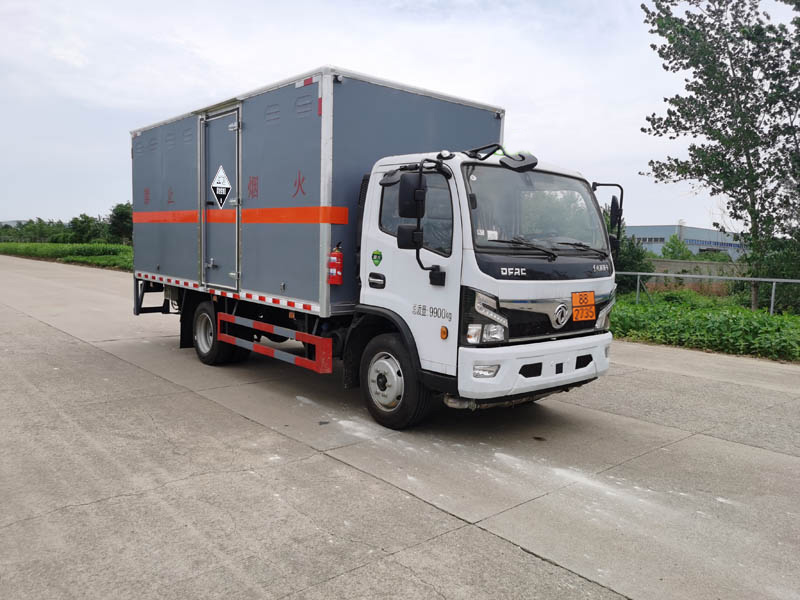 大力牌DLQ5101XFWEQ6腐蚀性物品厢式运输车