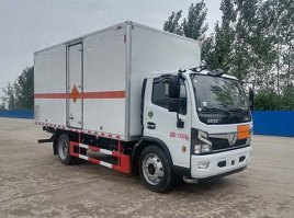 爆破器材运输车
