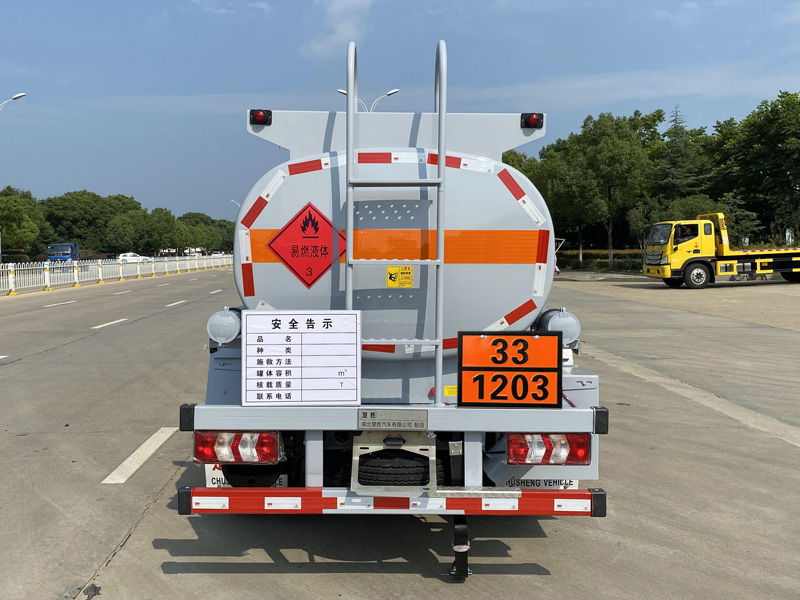 楚勝牌CSC5071GYYJH6A運油車公告圖片