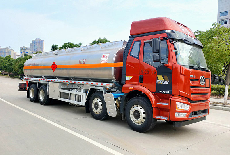 楚飞牌CLQ5322GYY6CA铝合金运油车