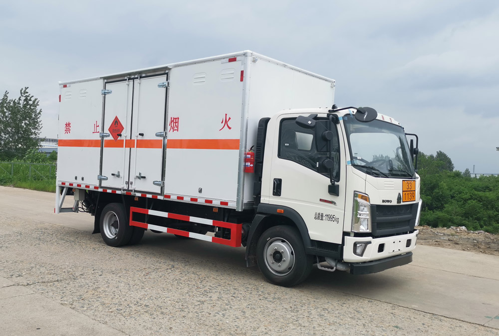 大力牌DLQ5121XRYZZ6易燃液体厢式运输车