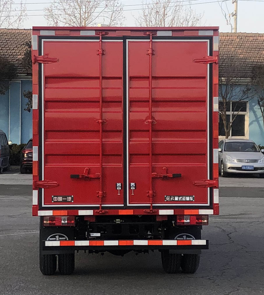 解放牌CA5043XXYP40K50L1E6A84廂式運(yùn)輸車公告圖片
