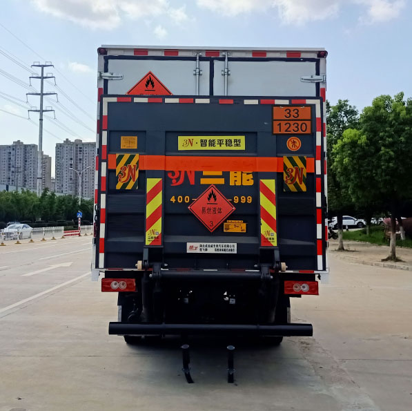 楚飛牌CLQ5121XRY6BJ易燃液體廂式運(yùn)輸車公告圖片