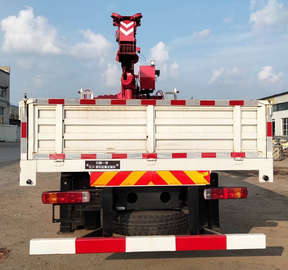 解放牌CA5180JSQP28K1L4E6隨車起重運輸車公告圖片