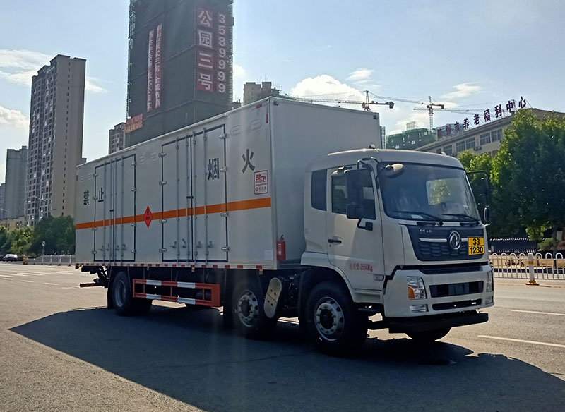 楚飞牌CLQ5260XRY6D易燃液体厢式运输车