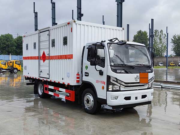 专力牌ZLC5125XRQE6易燃气体厢式运输车